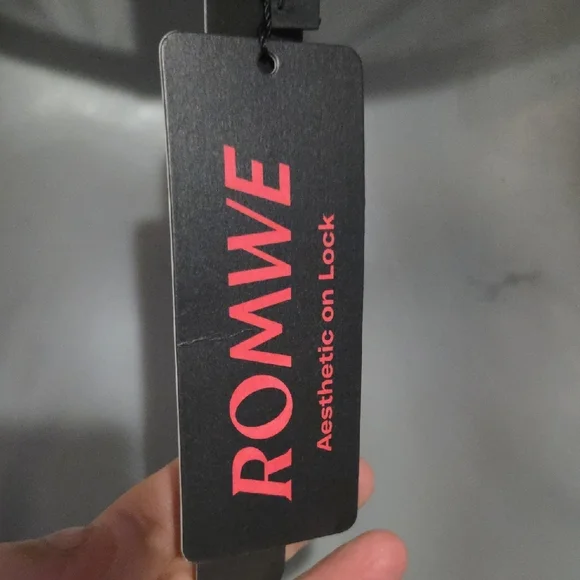 ROMWE Black Lace Longline Bustier Bra with Cross Charm - Picture 3 of 5